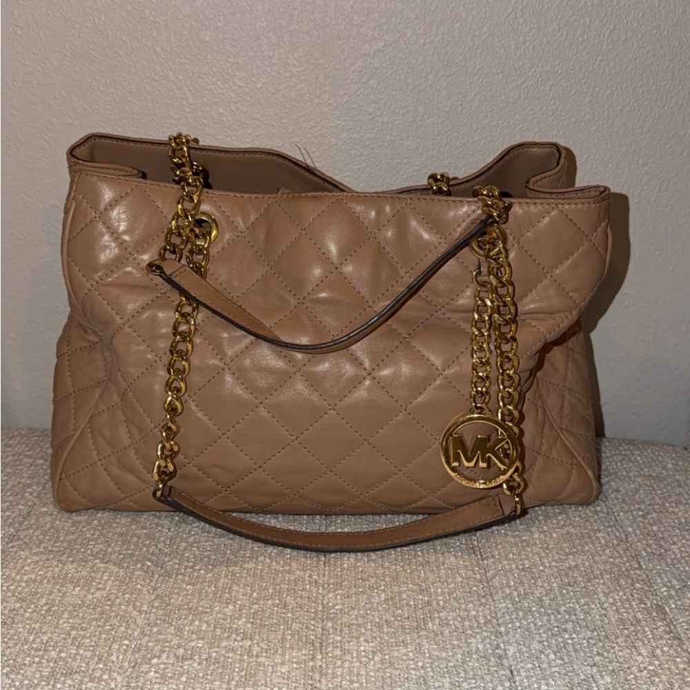 Michael Kors Quilted Shoulder Bag in Beige with Gold Hardware